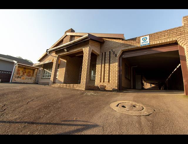 4 BEDROOM HOUSE TO LET IN ARENA PARK
